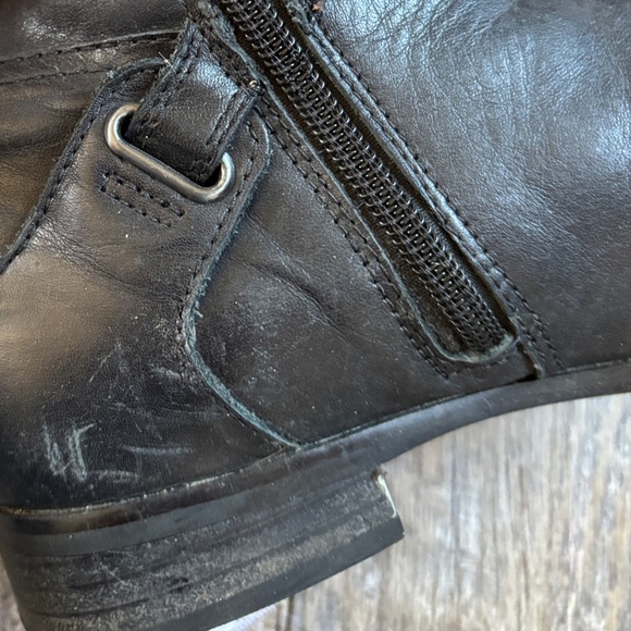 Clarks Black Heeled Boots with Leather Finish - Picture 4 of 5